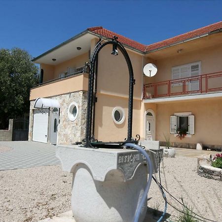Apartman Delux Brkić Apartment Lozovac Bagian luar foto
