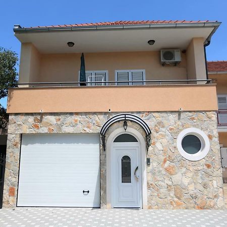 Apartman Delux Brkić Apartment Lozovac Bagian luar foto