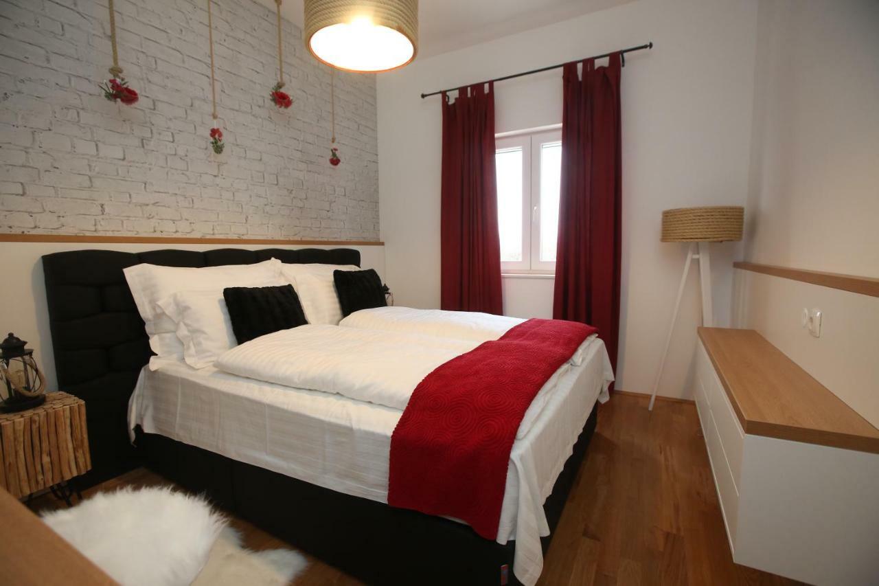 Apartman Delux Brkić Apartment Lozovac Bagian luar foto